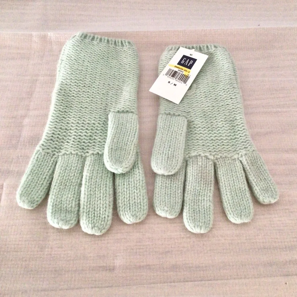 Gap Wool Blend Cable Knit Gloves